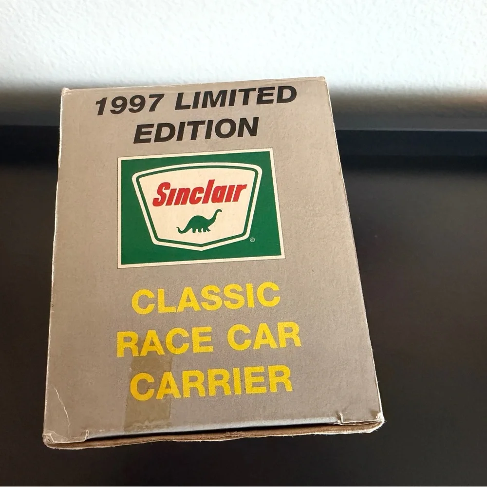 Sinclair SG-2000 Toy Truck and Race Car - Green and White